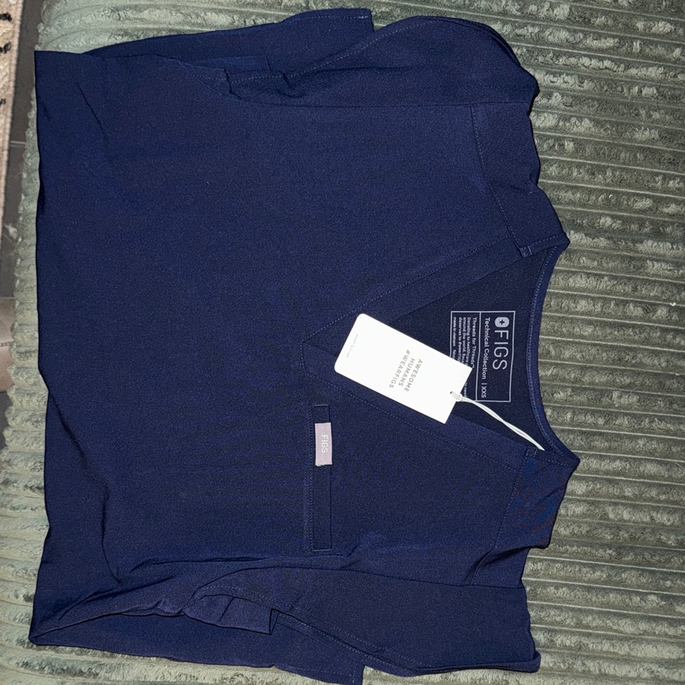 Figs flutter sleeve scrub top
